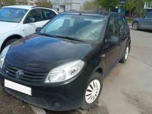 Renault Sandero, проданный для оплаты обучения